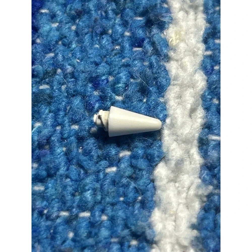 Apple Pencil (USB-C) - White for parts Tip is broken